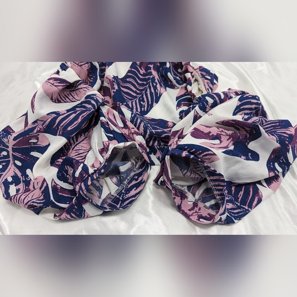 Charlotte Russe Women's M-XL Tropical Pink & Blue Off the Shoulder Cropped Top - Picture 4 of 9